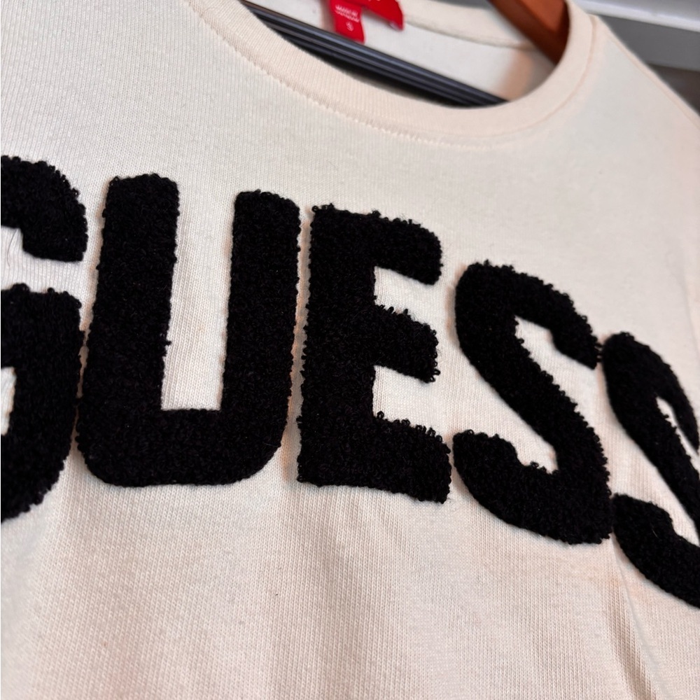 Guess Ivory and Black Logo shirt MENS - Picture 2 of 5